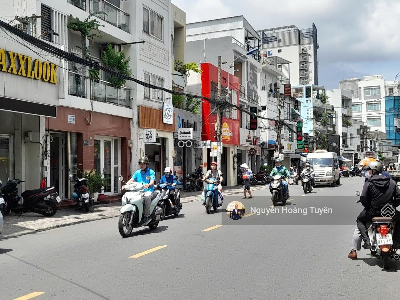 Hiếm thấy! Khuôn đất to ngang (10 x 22m)có khoảng sân rộng trước nhà. CTXD hầm 7 tầng. Chỉ 45 tỷ TL