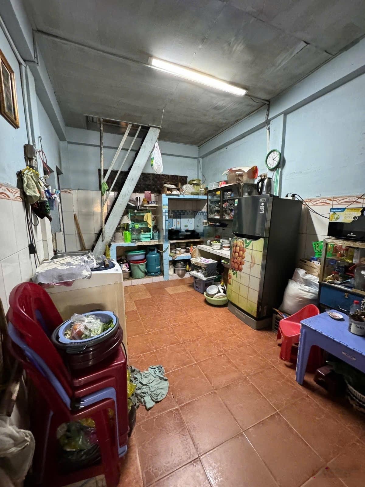 Siêu hiếm q1 nhỉnh 5 tỷ hẻm xe tải đậu trước nhà cách mt cô bắc 20m