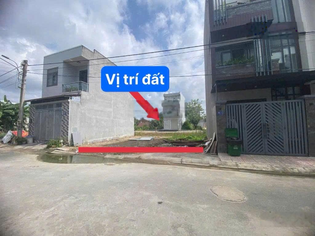 Chính chủ bán cắt lỗ 300 tr lô đất Phú Cát - TT Hòa Lạc DT 100m2 full thổ cư giá 2 tỷ 310 triệu