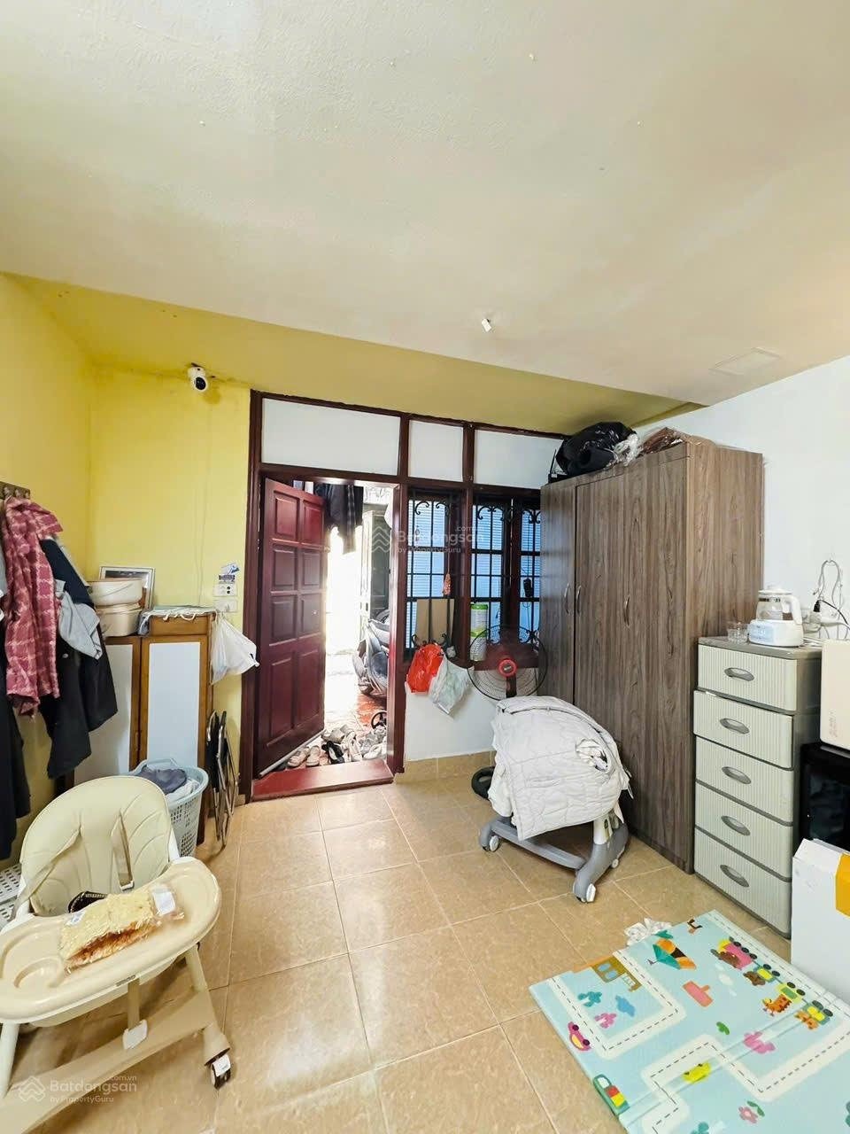 Có 1.0.2 tập thể Láng Hạ, Đống Đa, tầng 1, sổ to, 80m2 3PN 2WC chỉ 4,4 tỷ