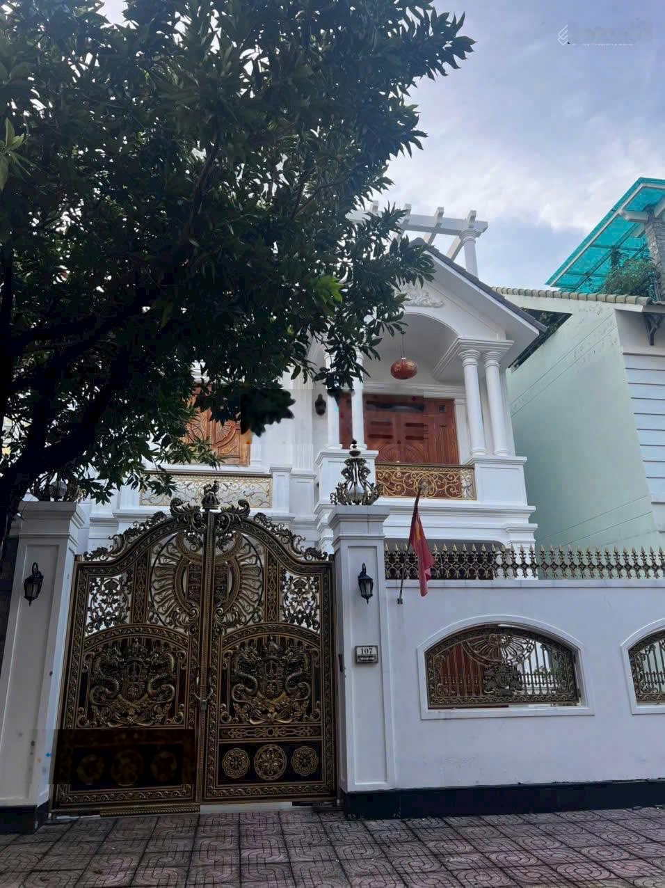 Bán biệt thự 1 trệt 2 lầu mặt tiền khu đại an gần trường singapore giá cực tốt chỉ 19,999 tỷ tl