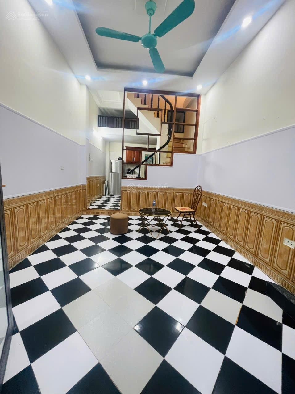 Cho thuê nhà riêng tại ngõ Yên Lãng, Đống Đa. Nhà mới thoáng đẹp, full nội thất.