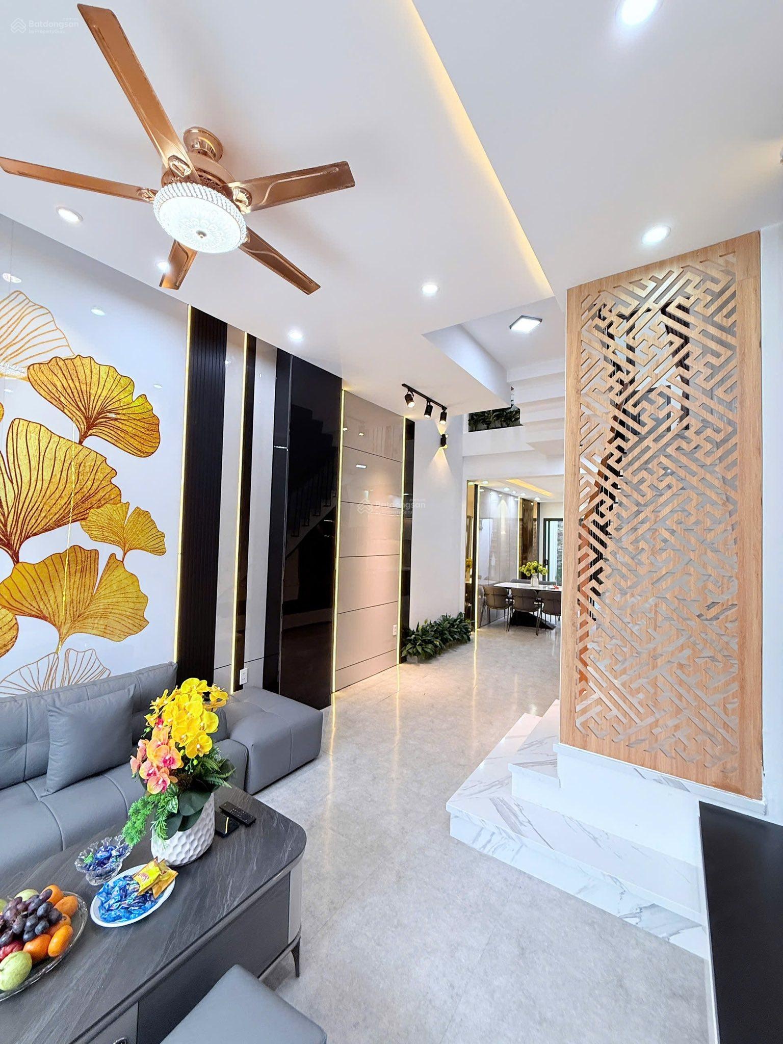 Bán nhà 3 tầng kiệt oto đường tô hiệu - nhà đẹp - nở hậu - giá 4950