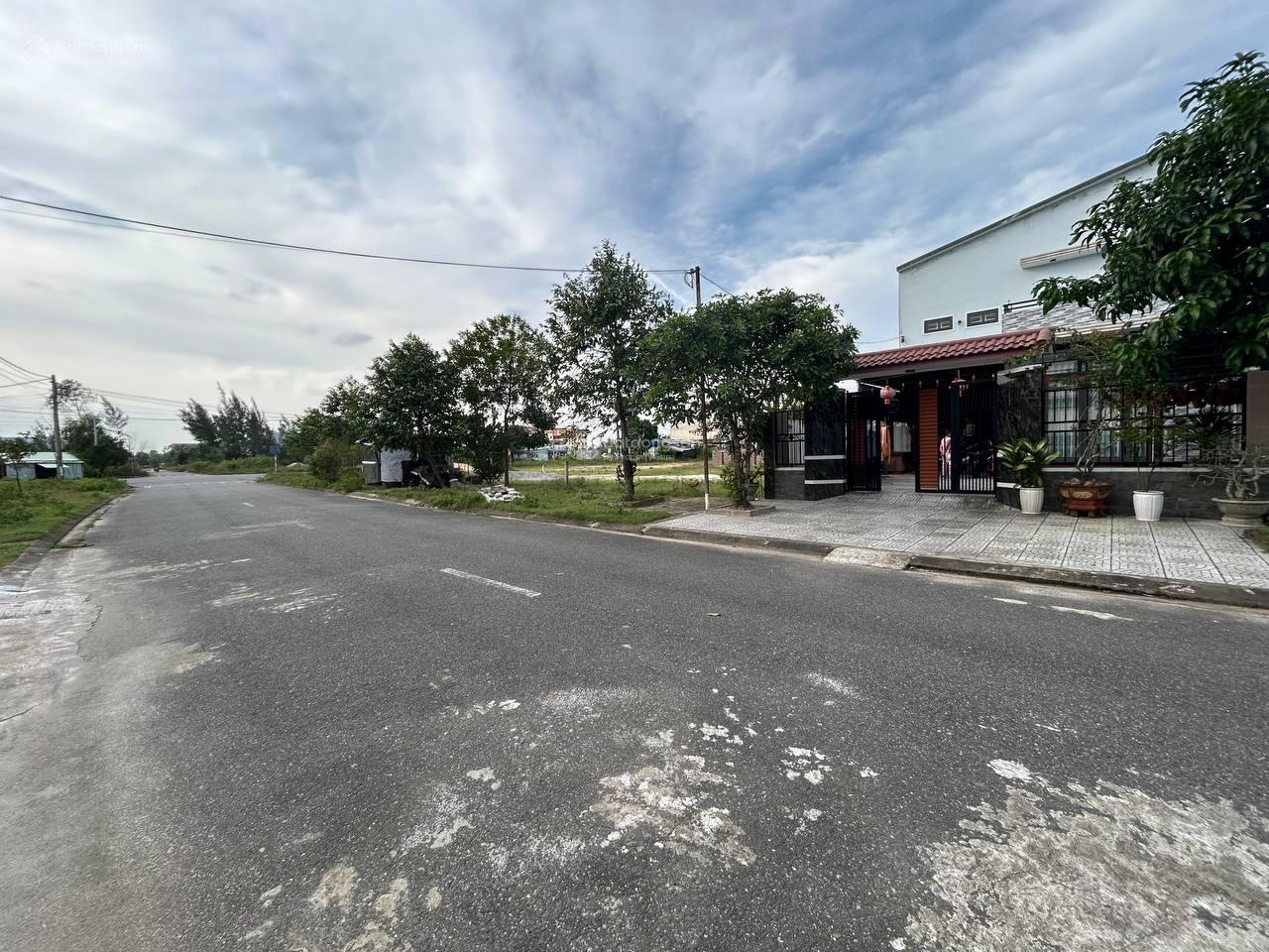 ĐẤT nền KĐT Nam Hội An - giá 8tr/m2 - đường 17m5 DT đẹp ngang 8m