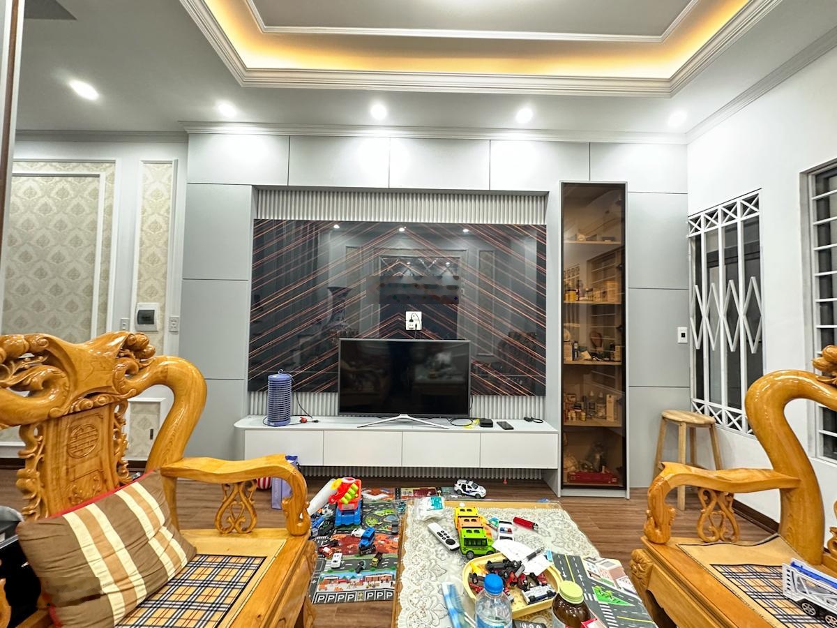 Vị trí cực đỉnh tại Láng Hạ 15m ôtô tránh đỗ, mặt ngõ thông KD, 40m mặt đường, dân xây BTCT 46m2*5T