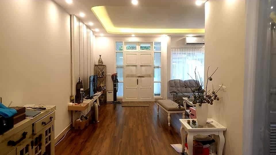 Bán nhà phố Hoàng Quốc Việt 5 tầng 65m mặt tiền 5m đường ô tô tránh giá 21.5 tỷ