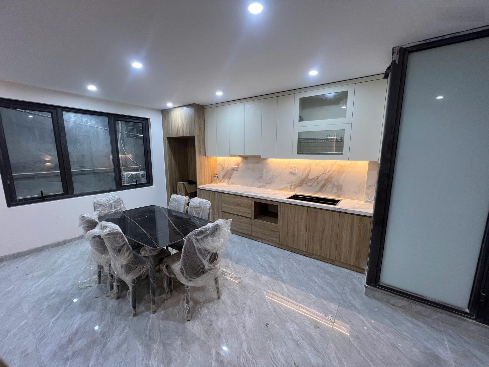 Bán nhà siêu đẹp full nội thất thang máy trung tâm đống đa