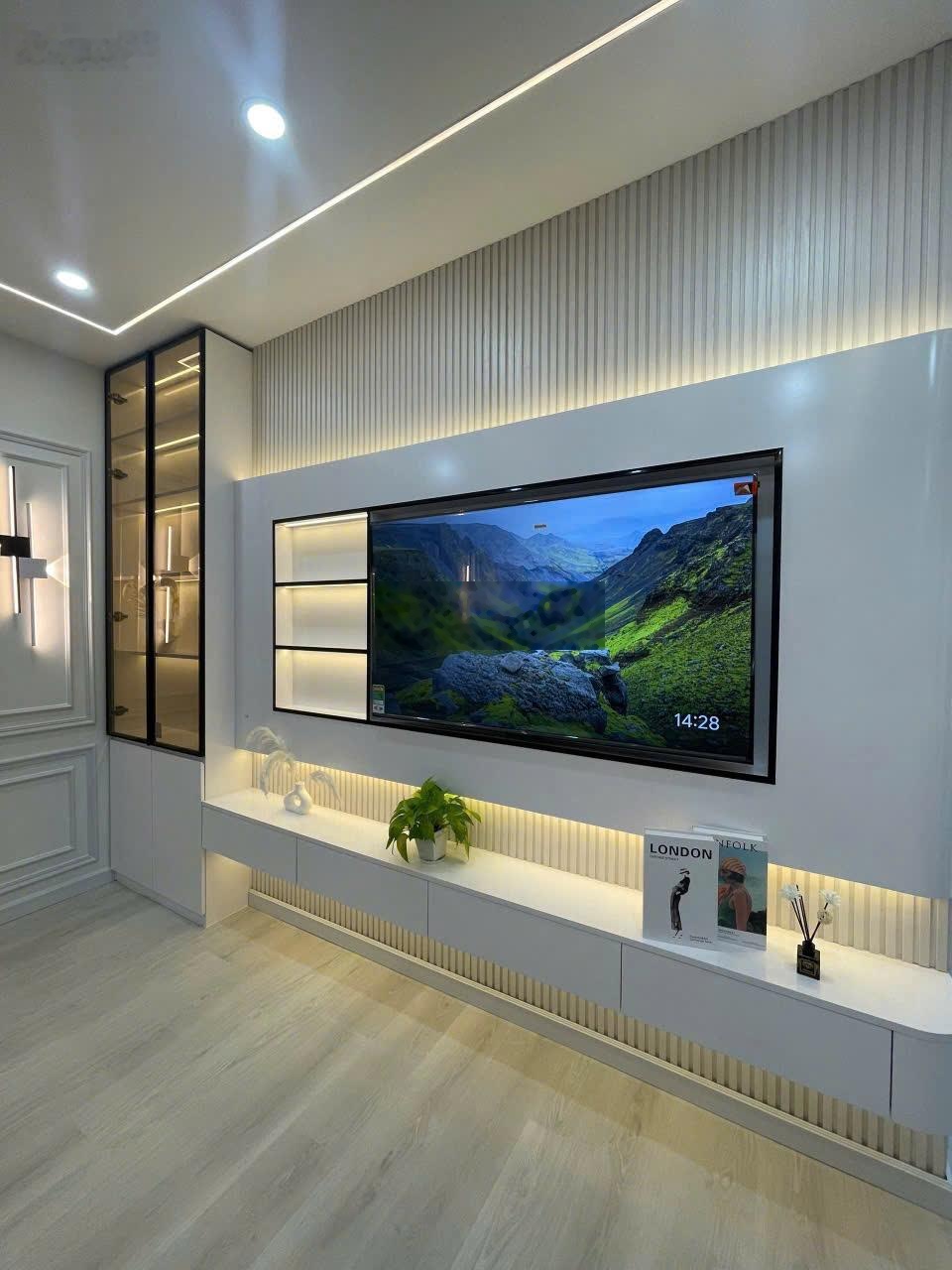 Chính chủ gửi bán căn hộ view phố biển đông nam mát mẻ, mường thanh 04 trần phú