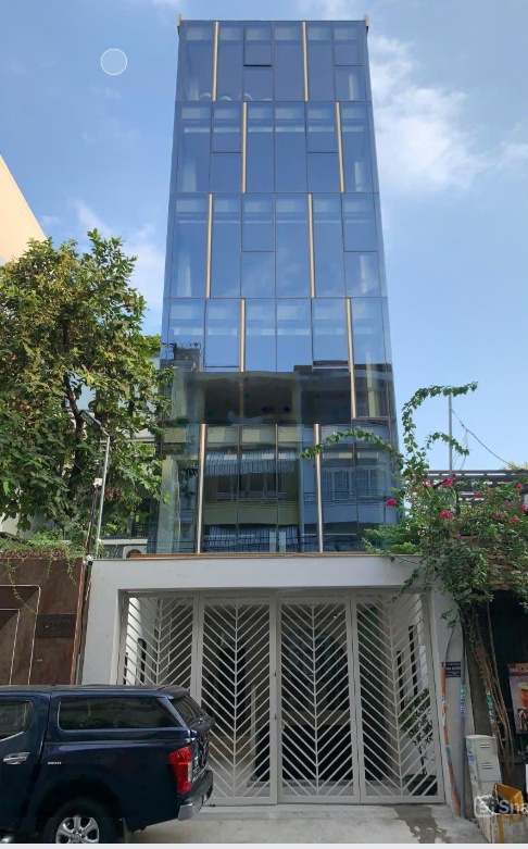 Cho thuê nhà phố nguyên căn 3 lầu, ngang 5x20m vị trí đẹp đường Hồ Xuân Hương