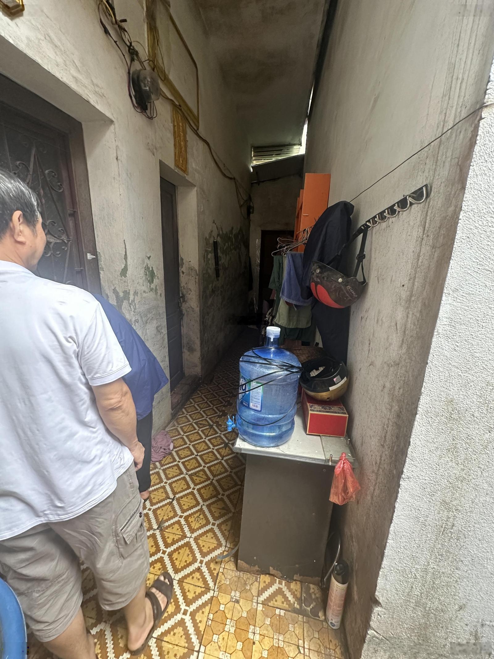 Bán nhà cấp 4 số 14 ngách 136/98 phố Tây Sơn Đống Đa HN. SĐT liên lạc 0913381167 không qua môi giới