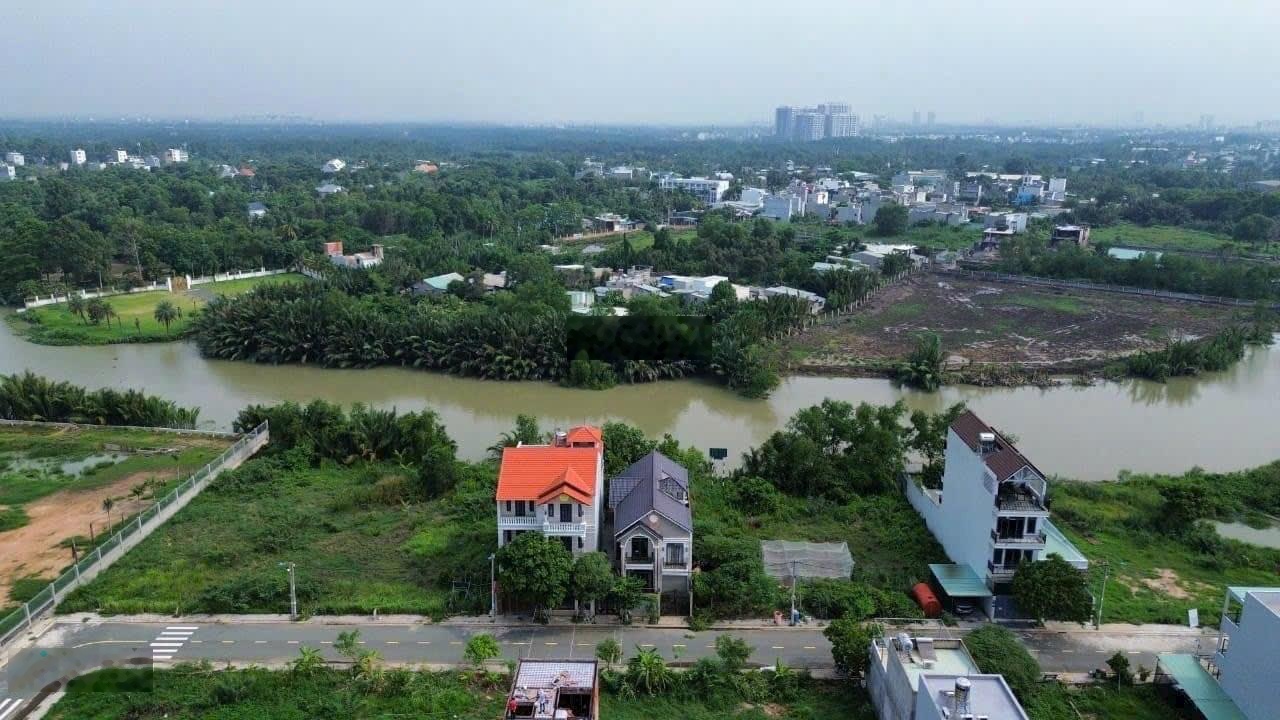 Bán đất tại Long Thuận, Trường Thạnh 8,3tỷ, 219.3m2 giáp Rạch Sông Tắc làm nhà vườn nghỉ dưỡng