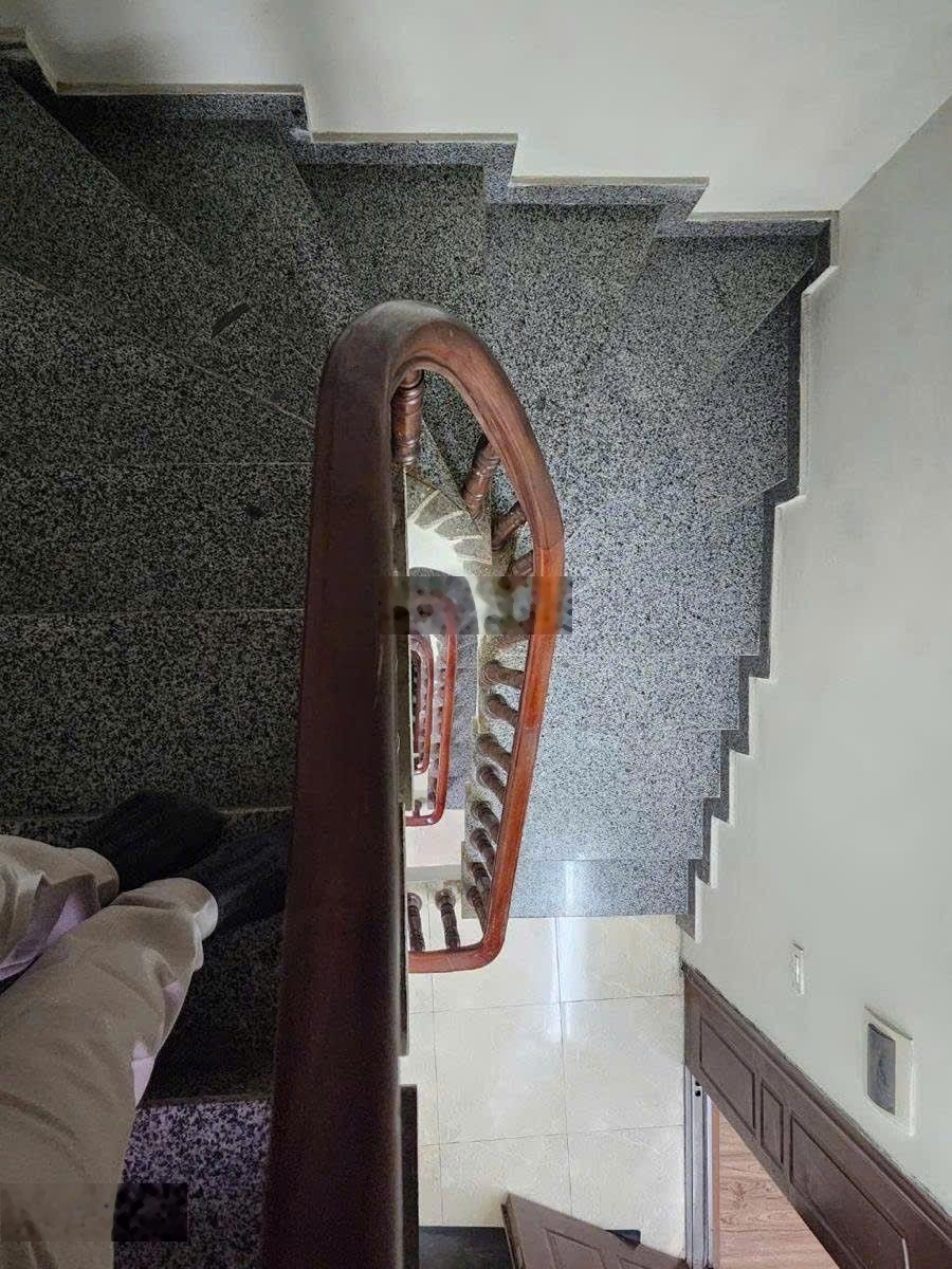 Bán Gấp Nhà Riêng , Kinh Doanh ,Ô Tô 2,5 Tấn Đỗ Cửa, 3 Mặt Thoáng , Lạc Long Quân,Tây Hồ. Giá 12 tỷ