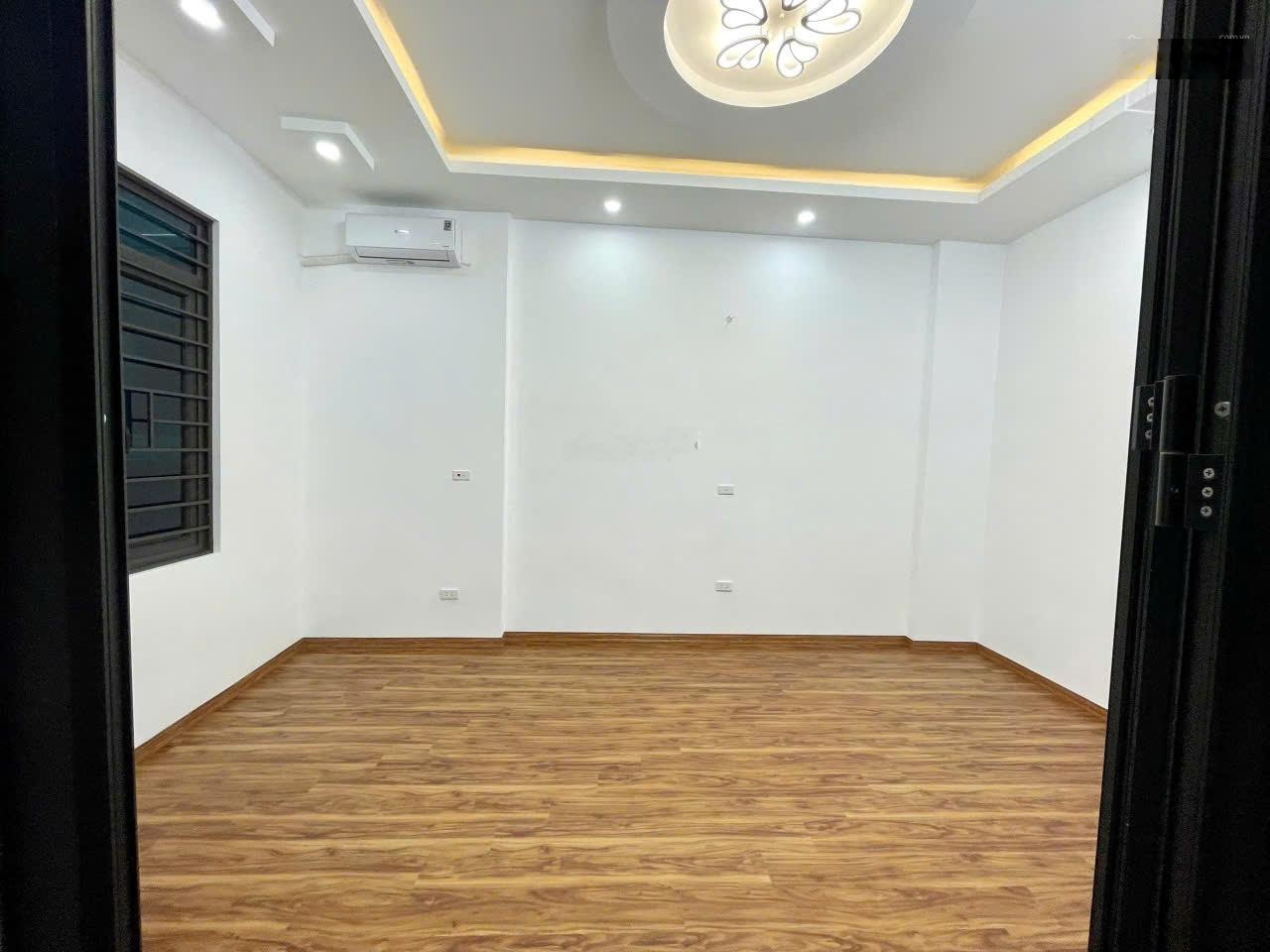Cho thuê nhà( chính chủ) 35m2 x 4,5 tầng, 6A ngõ 313 Lĩnh Nam, phường Vĩnh Hưng, Hoàng Mai, HN