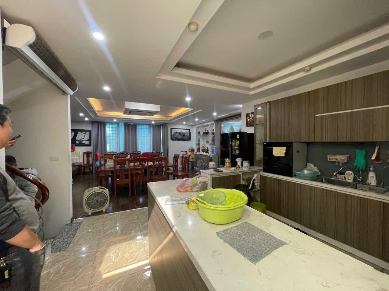 Toà building hiếm có phố Thái Hà, Đống Đa