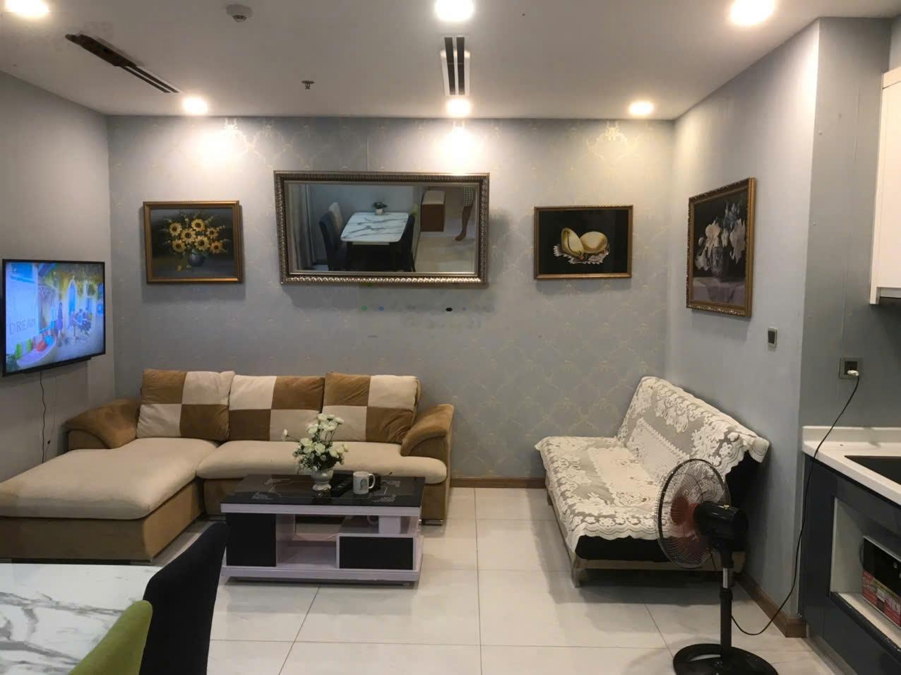 Giá tốt! Trục Hiếm Bán Căn hộ 1PN Vinhomes Central Park Nội thất đầy đủ -View đẹp ngắm sông T.Phố