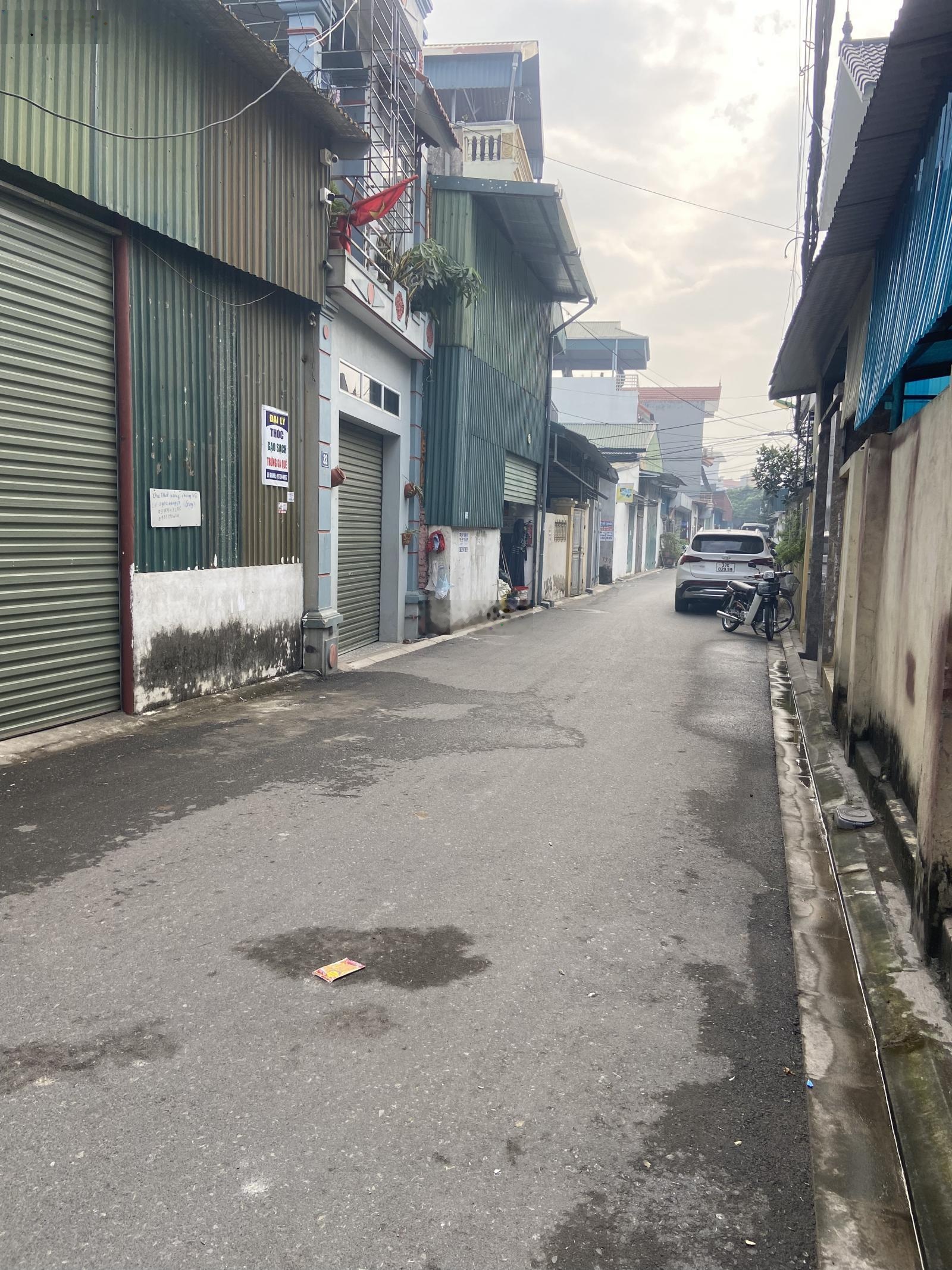 Thôn Trung - Dương Hà, Vị trí cực đẹp và hiếm người bán Dt 52m2 Mt 3,7m