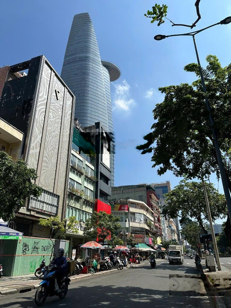 SIÊU PHẨM-VỊ TRÍ KIM CƯƠNG MT Hàm Nghi, Quận 1, DT 4,3x20m, 3 Tầng, HĐT 180tr/tháng, 72 TỶ