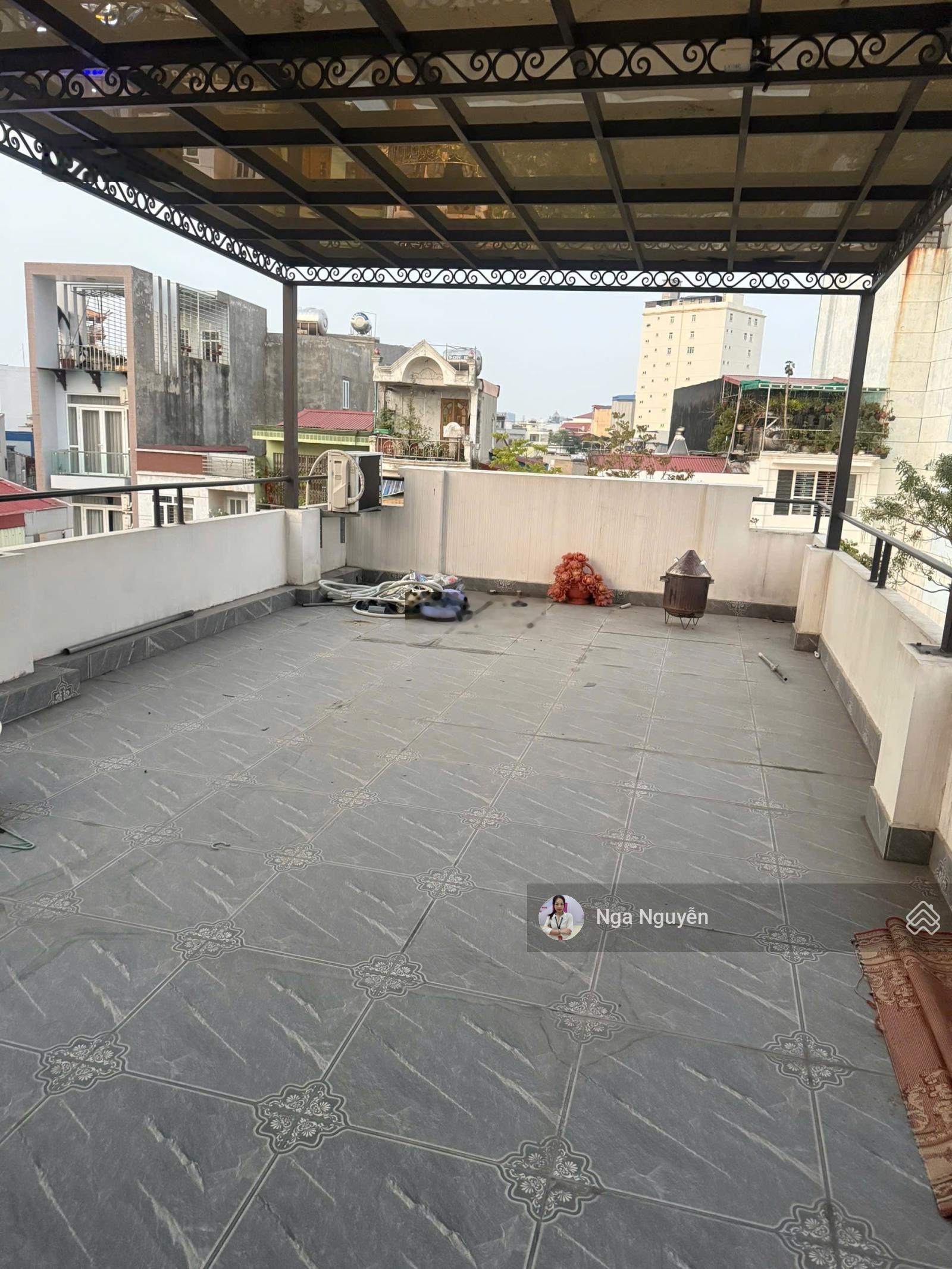 Bán Nhà mặt phố tại Dư Hàng, giá cực chất 16,5 tỷ, diện tích 130m2