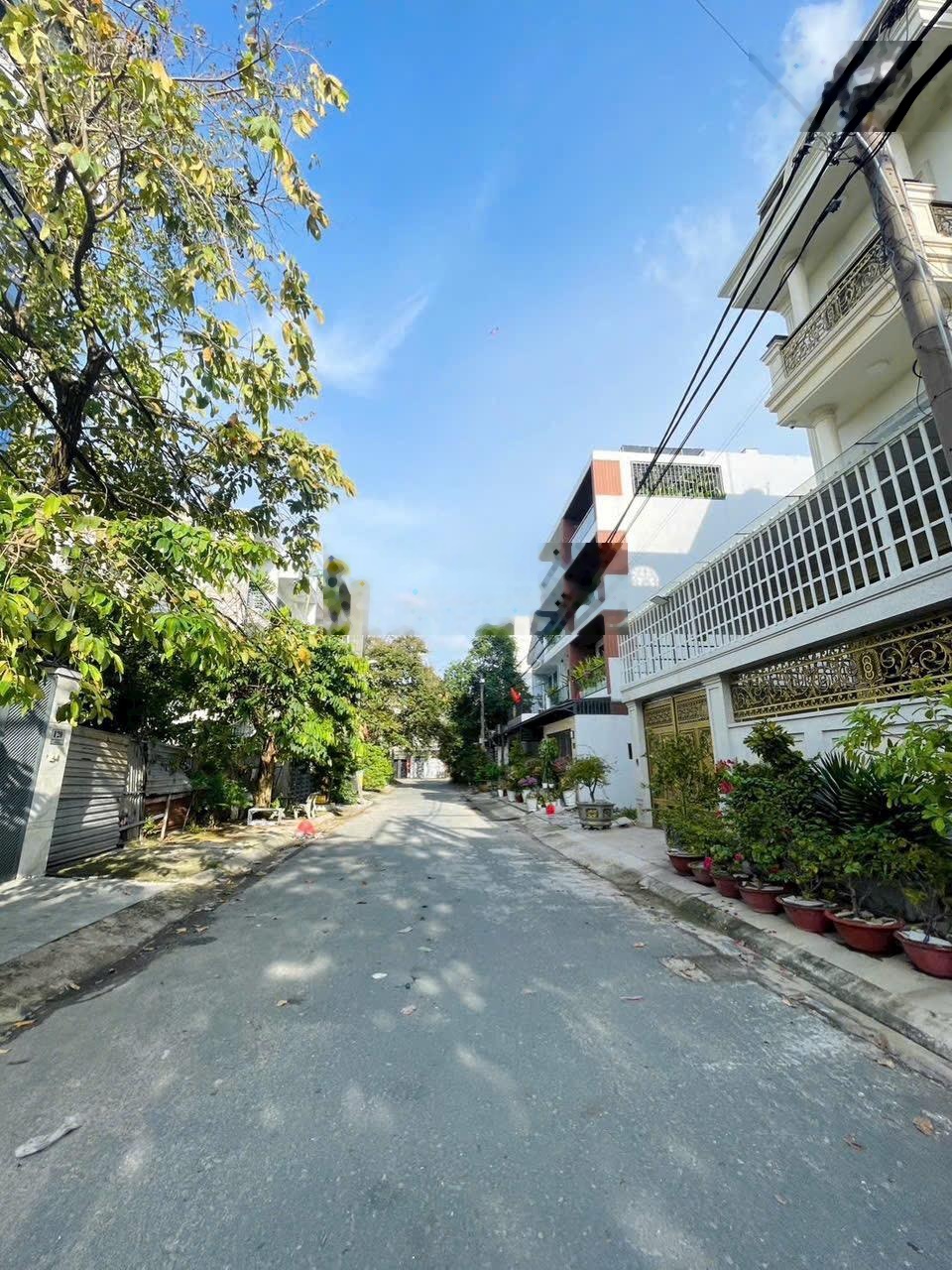 Giá nhỉnh 50tr/m đất thổ cư khu phân lô đồng bộ toàn biệt thự - kề bờ kè gần nguyễn văn quá, 135m2