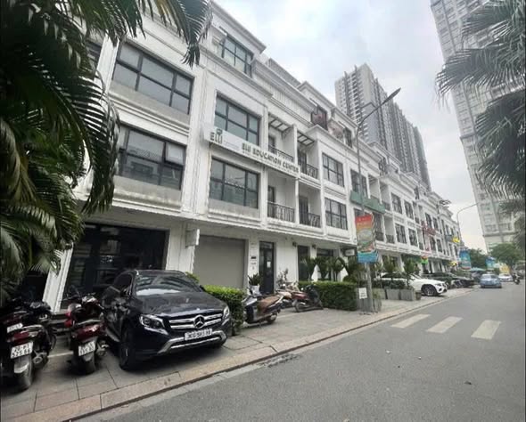 Nhà phân lô liền kề 7 tầng thang máy, 70m2 tại Yên Xá, Tân Triều