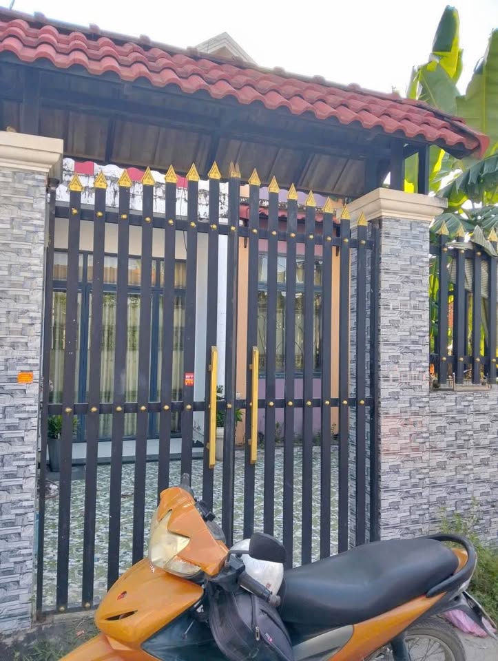 Nhà vườn 1,2 tỷ xây 1 trệt 1 lửng, sân vườn thoáng mát, ô tô tới tận cửa