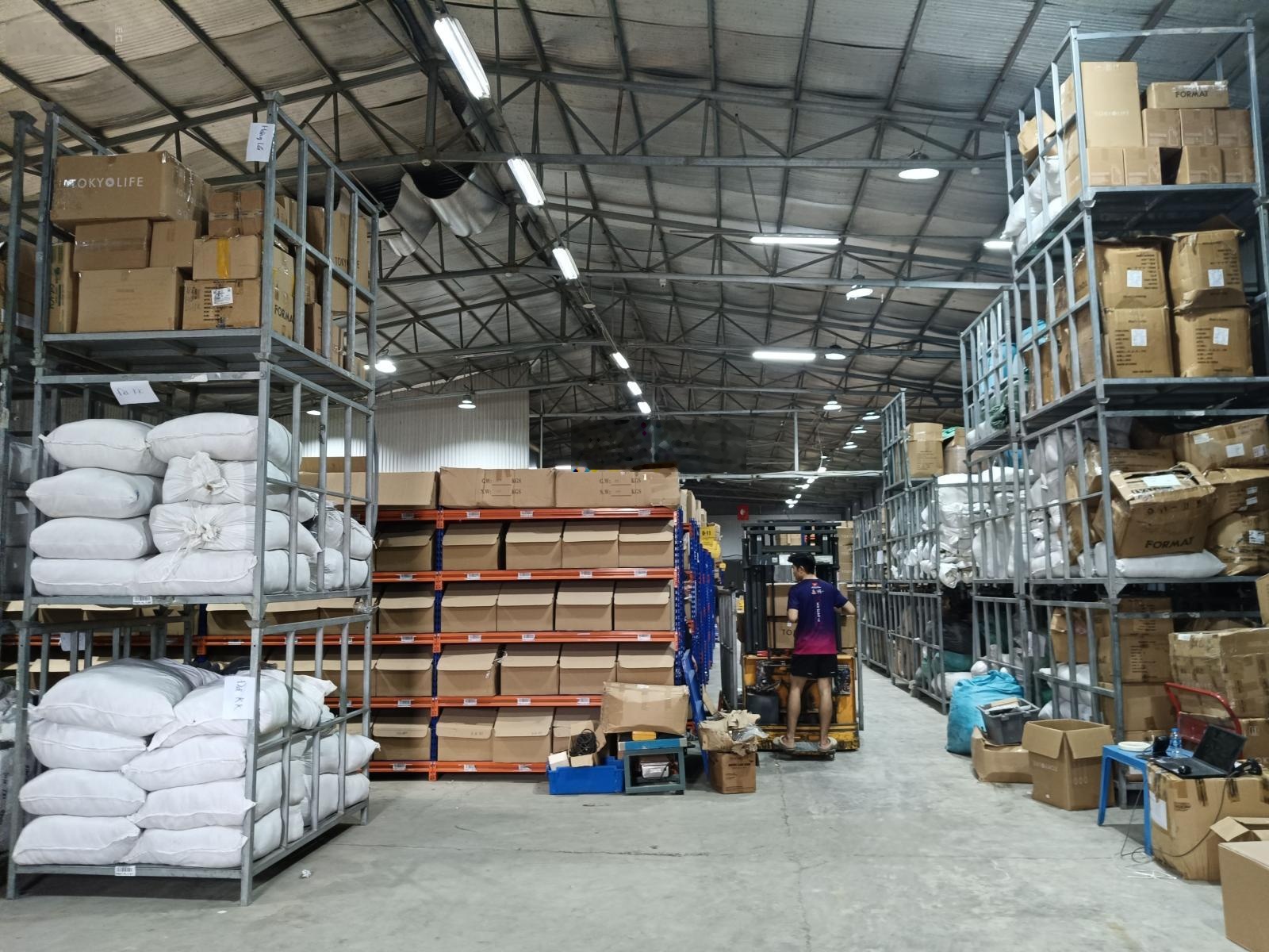 Cho thuê kho xưởng, sân cầu lông, Pickleball 70-Miêu Nha, Tây Mỗ, 610m, VAT, điện 3fa, bảo vệ 83k/m