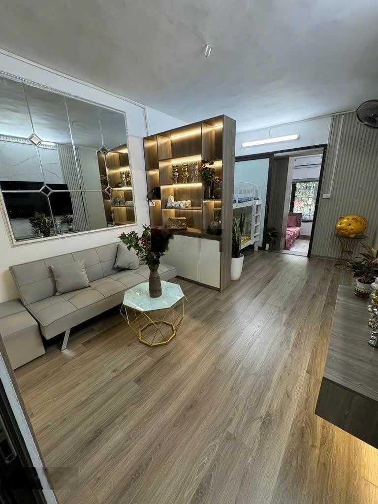 Tôi cần bán căn tập thể tầng 2 phố Thái Thịnh - Tây Sơn - ô tô đỗ - 55m2 - 3,2x tỷ