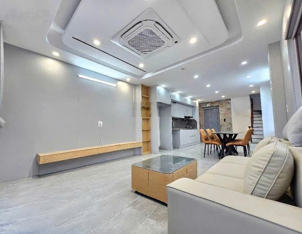 10.1 tỷ - 45m -thang máy hoàng văn thái - thanh xuân - gần bãi xe ô tô 20m - công viên bể bơi