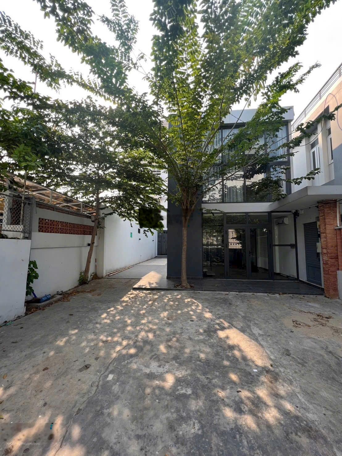 Nhà rộng 200m² có sân xe tại Cư Xá Tự Do khu an ninh, yên tĩnh, cực kỳ phù hợp gia đình