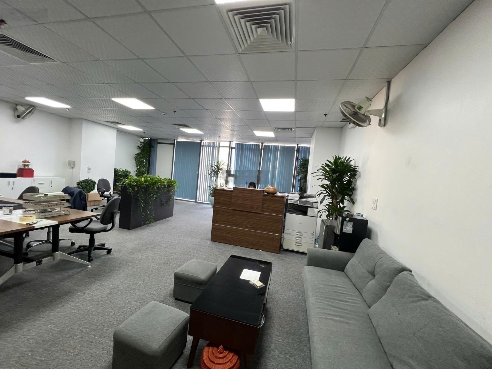 Chính chủ cho thuê 110m2 tại New Skyline Văn Quán Hà Đông, giá 180 nghìn/m2