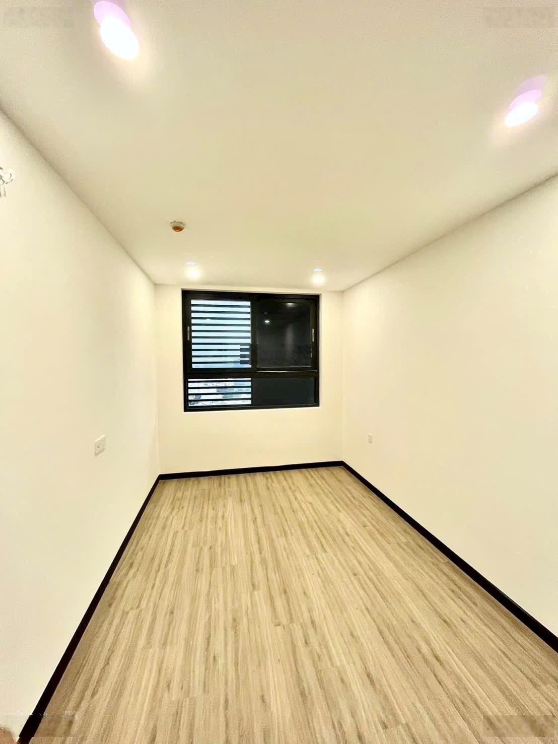 Bán căn hộ Cskyview Chánh Nghĩa TDM 2PN 2WC 79m2 nhà trống tầng cao giá 2 tỷ 1xx (rẻ nhất khu ạ)