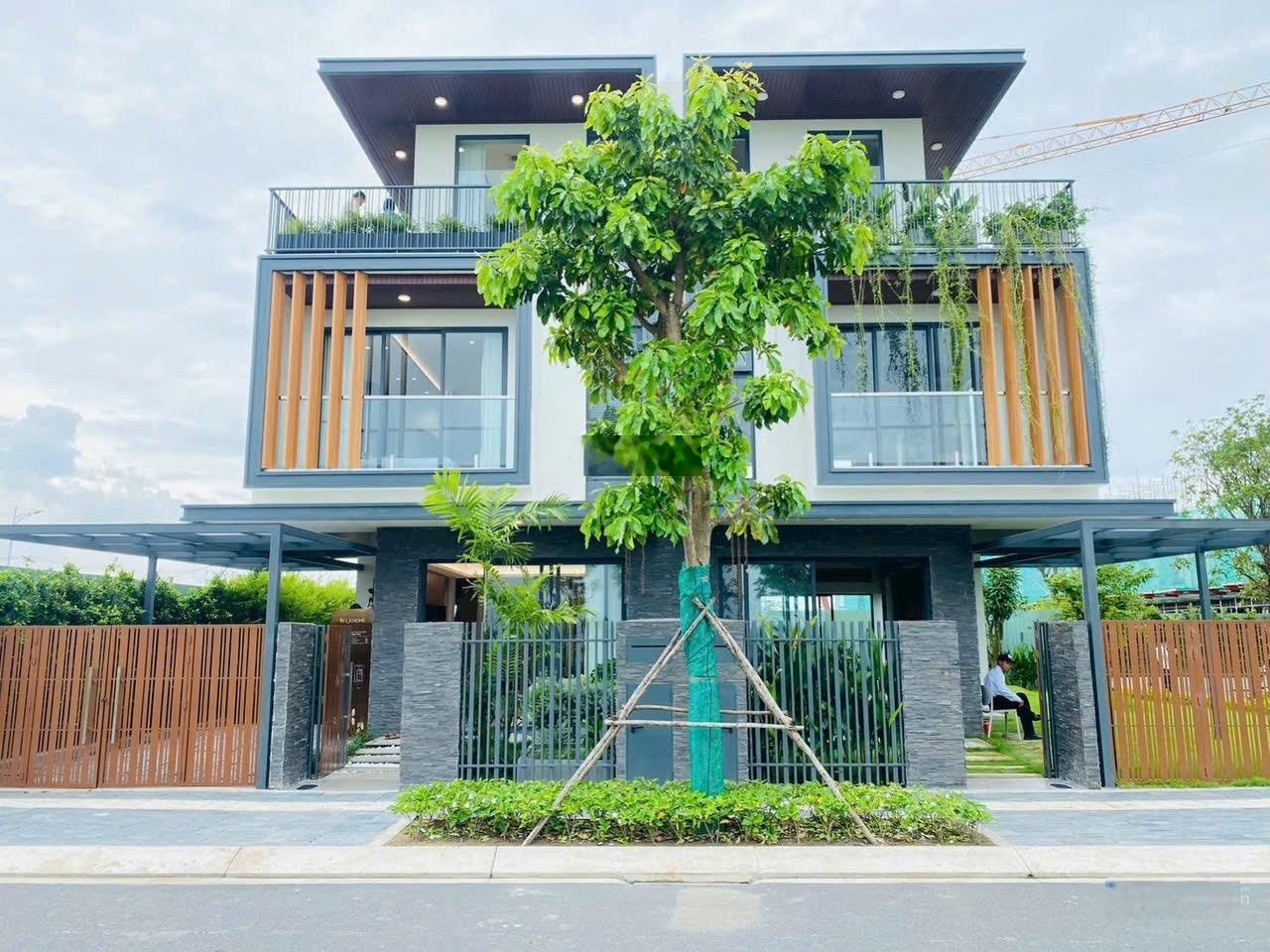 Nhà phố liền kề LA Home giá tốt chỉ 3.5 tỷ/căn. Liên hệ: 0906953979