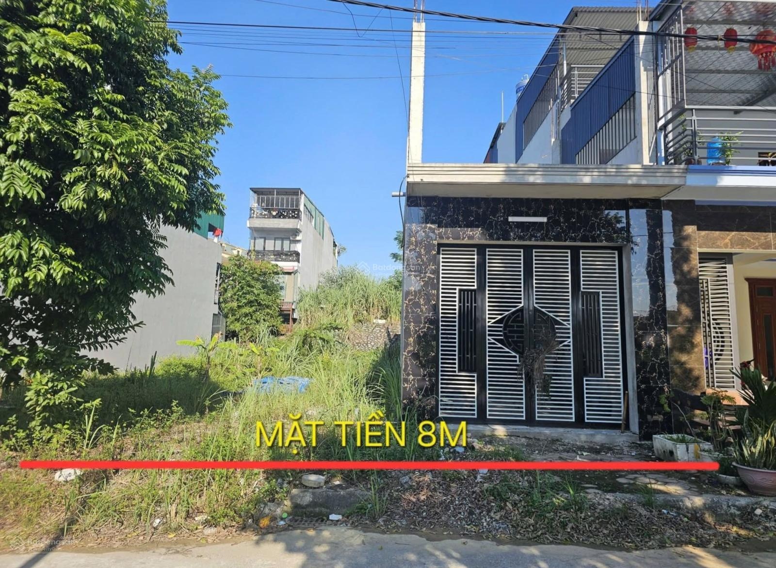 Cần tiền bán gấp đất DT 125m2 x MT 8m tại xã Phú Cát, CNC Hòa Lạc, đường ô tô tránh. Giá: 2.65 tỷ