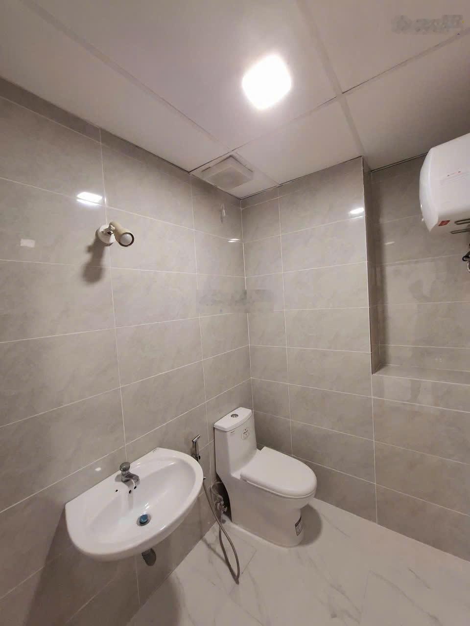 Cần bán căn hộ chung cư Khánh hội 1, 2PN, nhà đẹp, view Quận 1