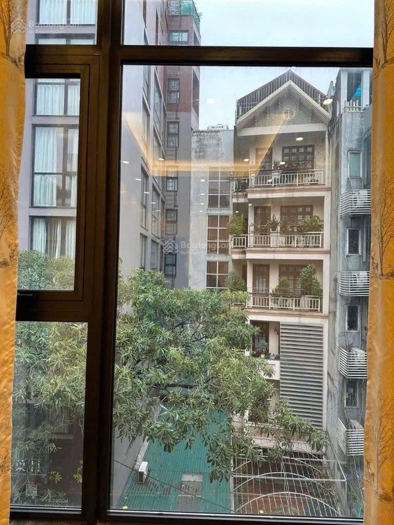 Siêu HOT full mặt kính Đường Bưởi ngõ ô tô, 42m2, 6 tầng, 4 phòng thông sàn