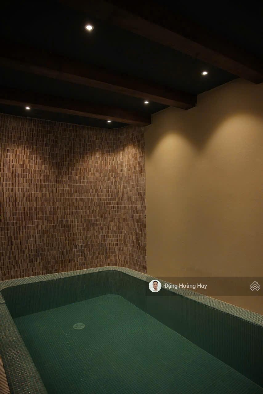 Bán tòa căn hộ siêu đẹp 2 mặt tiền có hồ bơi, gần võ nguyên giáp