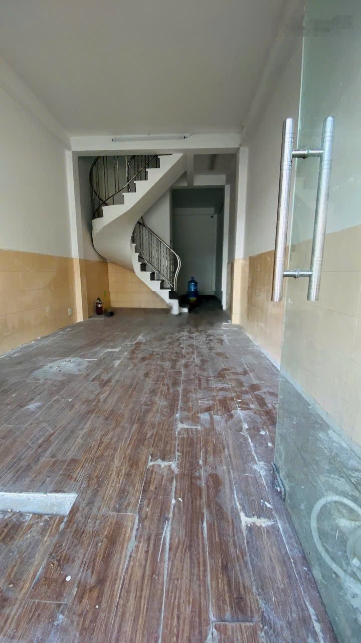 Mặt bằng tiền đường Xô Viết Nghệ Tĩnh ngay Ngã Tư Hàng Xanh cần cho thuê gấp