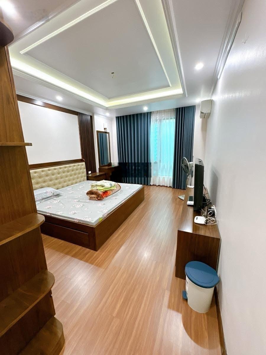 Giá sốc! Phố Thái Hà, 2 thoáng, vài bước ra phố, 10m oto tránh,nhà đân xây chắc chắn ở ngay 45m5T