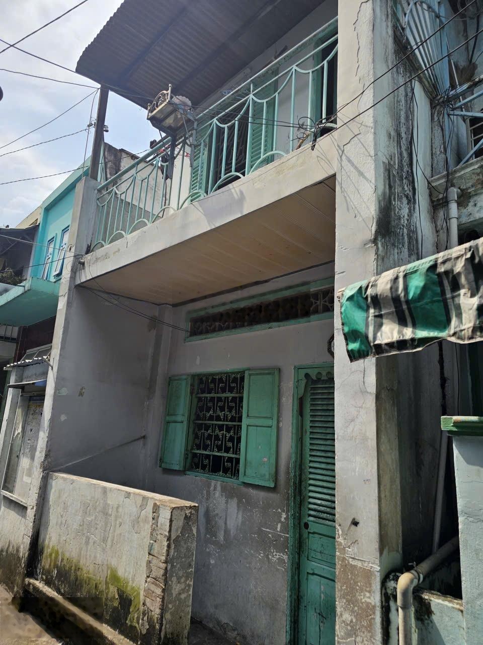 Mặt tiền hẻm 450 Đoàn Văn Bơ Q4- Ngang 5m - Hẻm 3G vi vu - 2 tầng cũ tiện xây mới - 3.95 tỷ