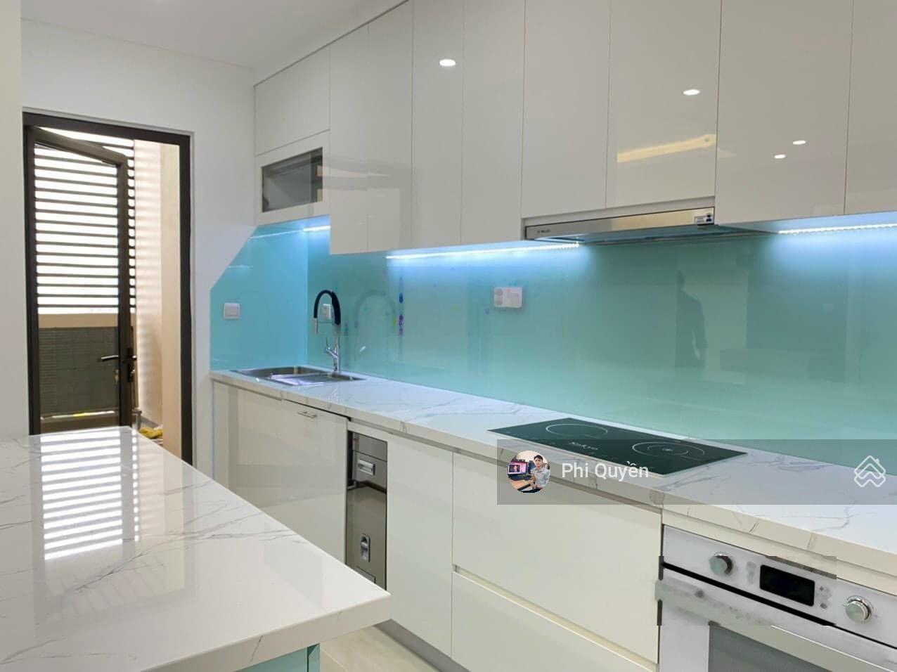 Cho thuê chung cư Oriental Plaza - Tân Phú DT: 89m2, 2PN, 2WC. Giá: 12 triệu, LH: 0779757529 Quyền