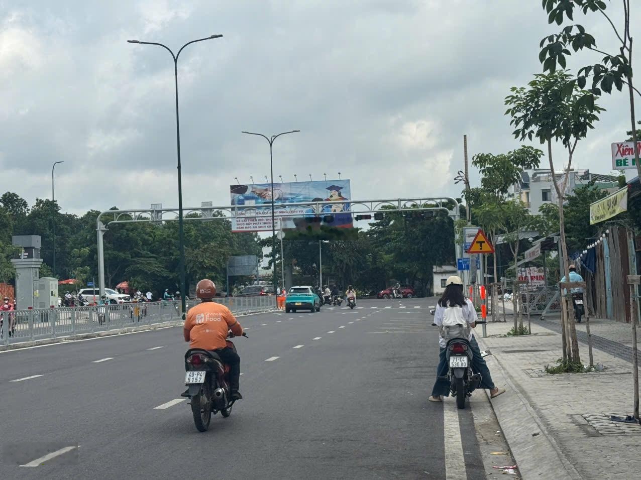 Bán gấp lô đất tương lai, tiếp giáp mặt tiền. Dương Quảng Hàm băng qua Nguyễn Văn Lượng