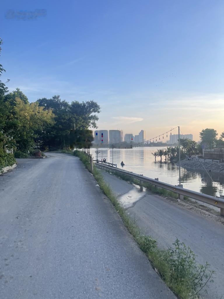 Chính chủ gửi bán mảnh đất đẹp, mặt tiền rộng, oto tránh, kinh doanh, cách cầu Nhật Tân 500m