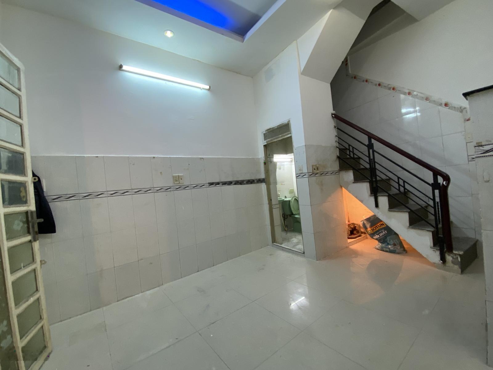 Cần cho thuê nhà mặt tiền hẻm Bùi Viện 0778066898