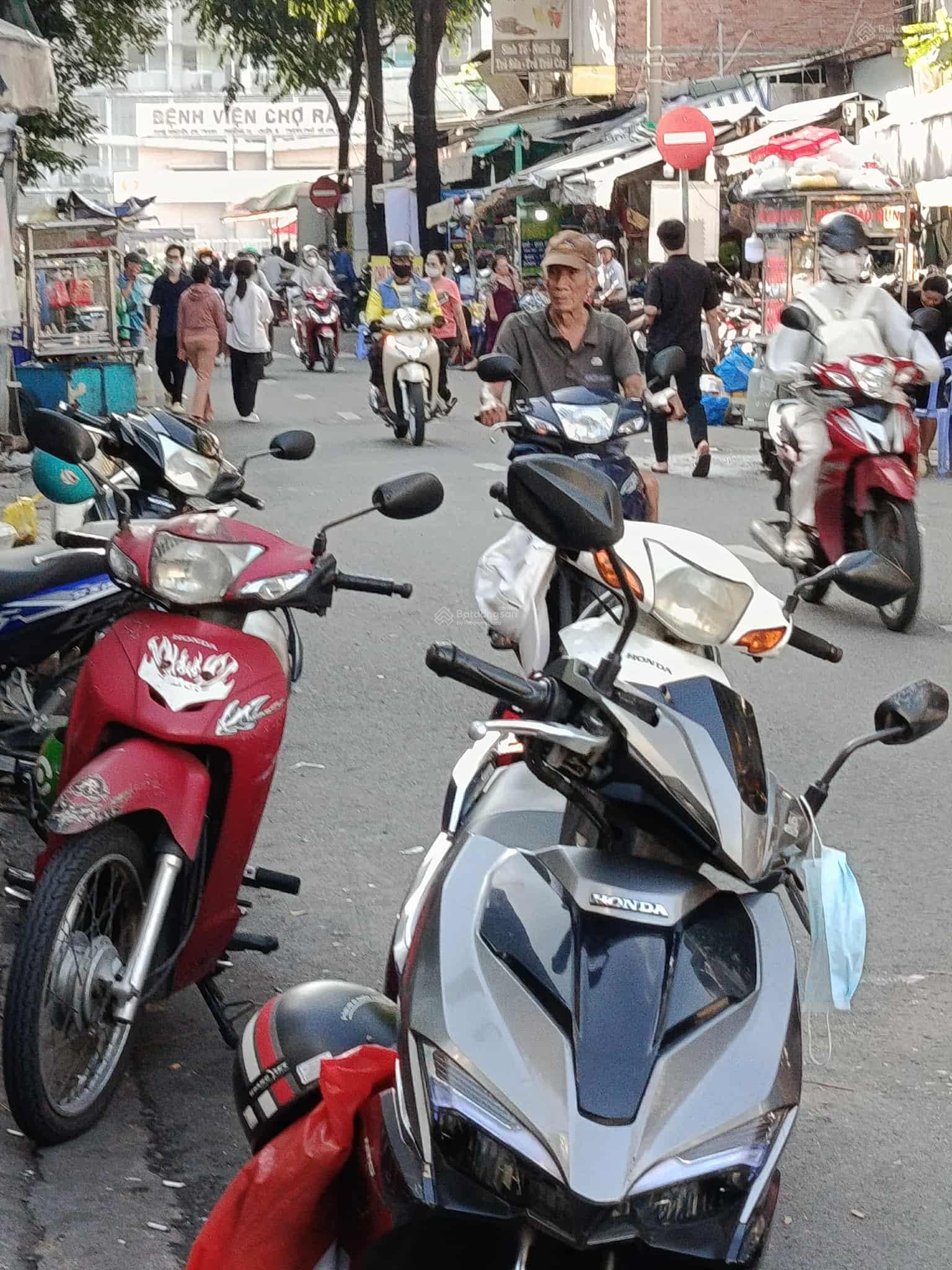 Nhà mặt tiền gần bệnh viện Chợ Rẫy