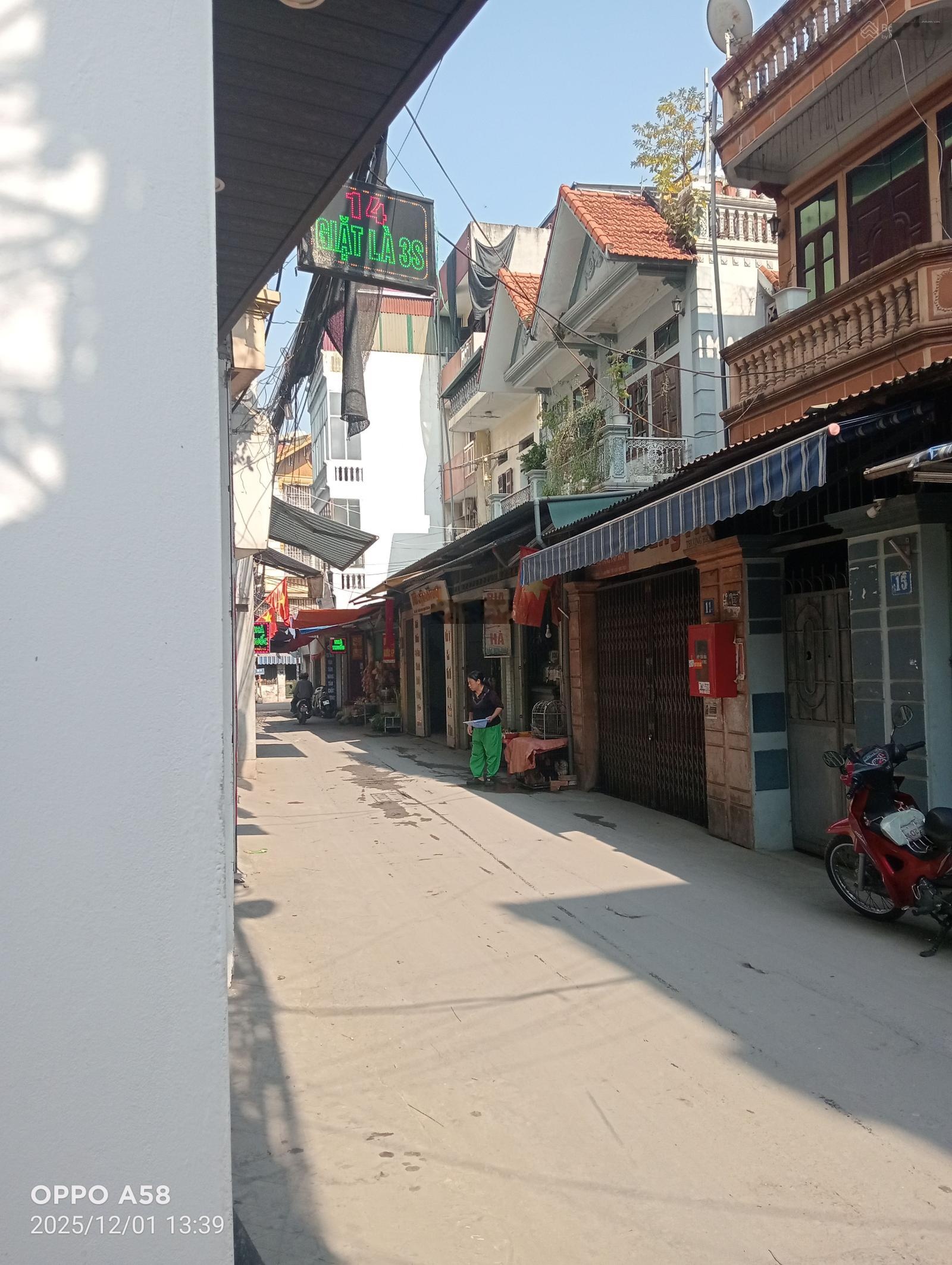 Nhà xây mới đầy đủ nội thất - lô góc kinh doanh - mặt ngõ thông - giá đầu tư