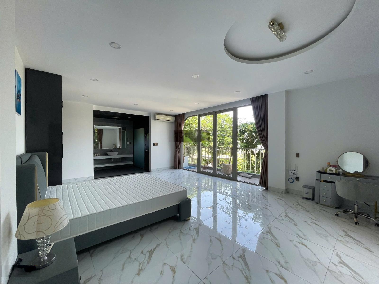 Bán biệt thự 3 lô liền kề 270m2 full nội thất cao cấp khu nam việt á đường anh thơ giá 32,8 tỷ