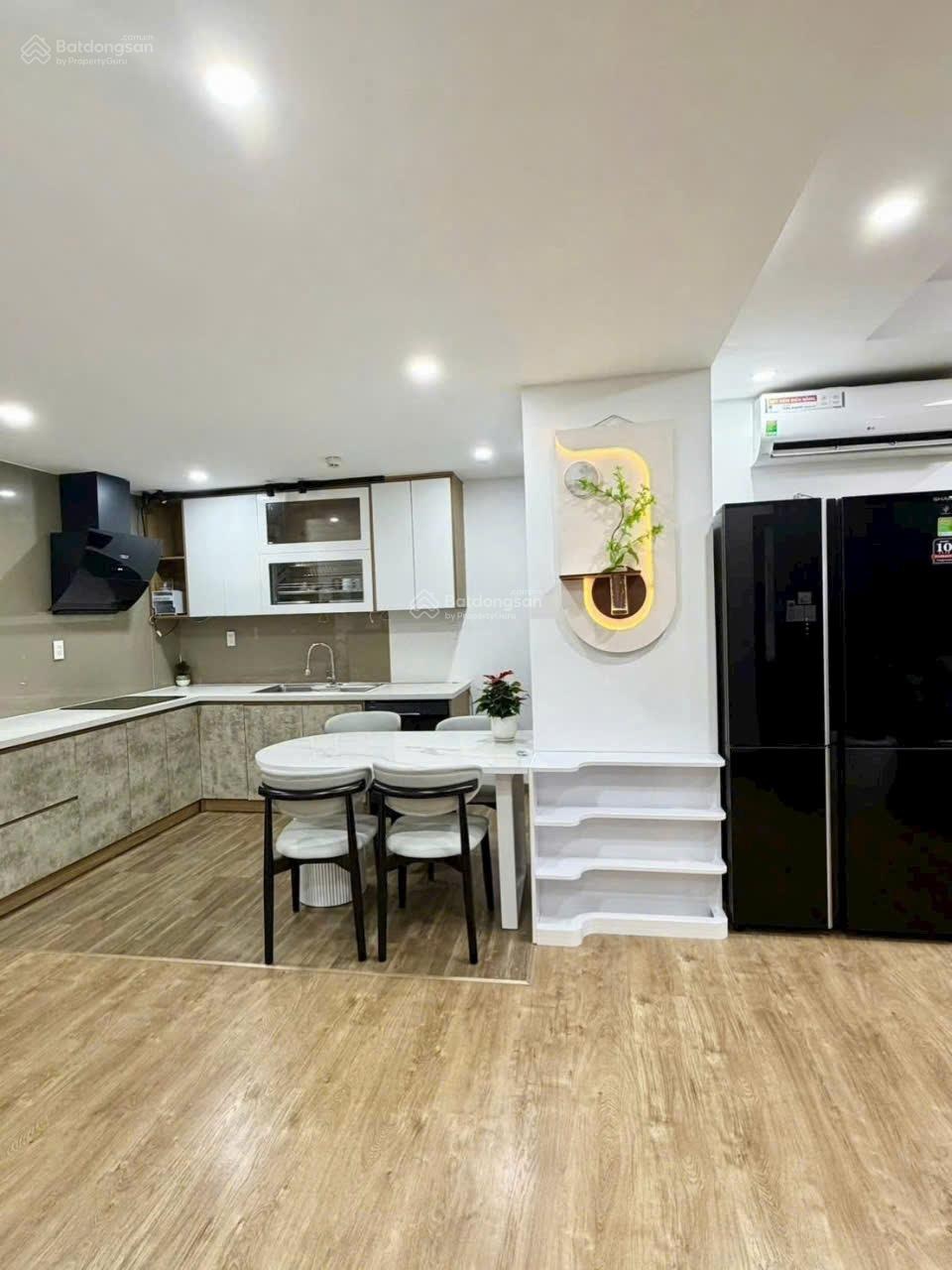 Nhà mới full nội thất xịn sò 2PN, 2WC - 75m2 Tại Nguyễn Hữu Thọ, Gần ĐH Rmit - Giá 6 Tỷ