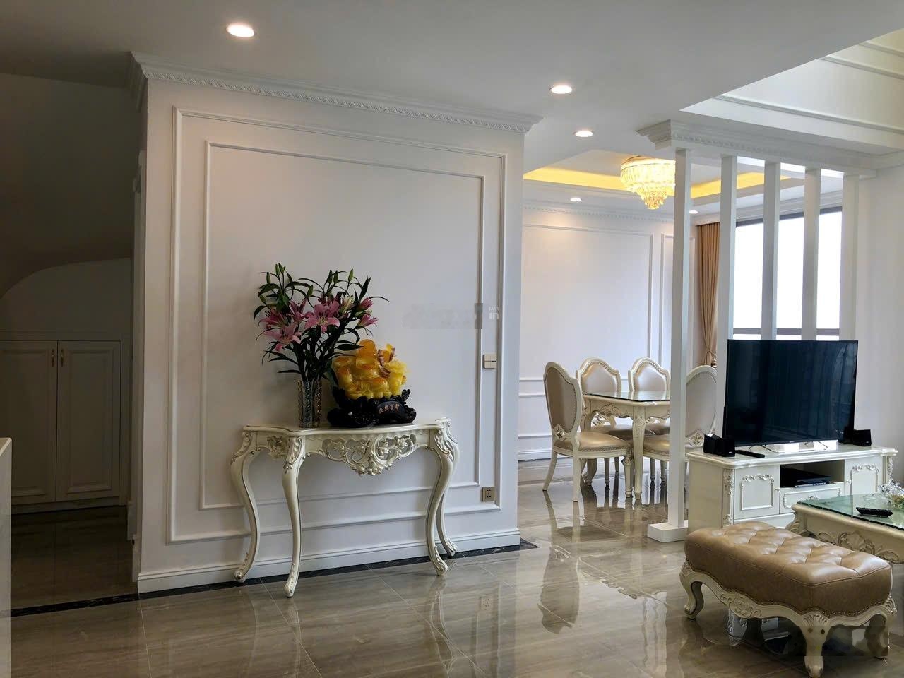 Chính chủ cho thuê căn 2PN toà A1 đủ đồ nội thất đẹp giá 25 triệu / tháng vào ở luôn được.