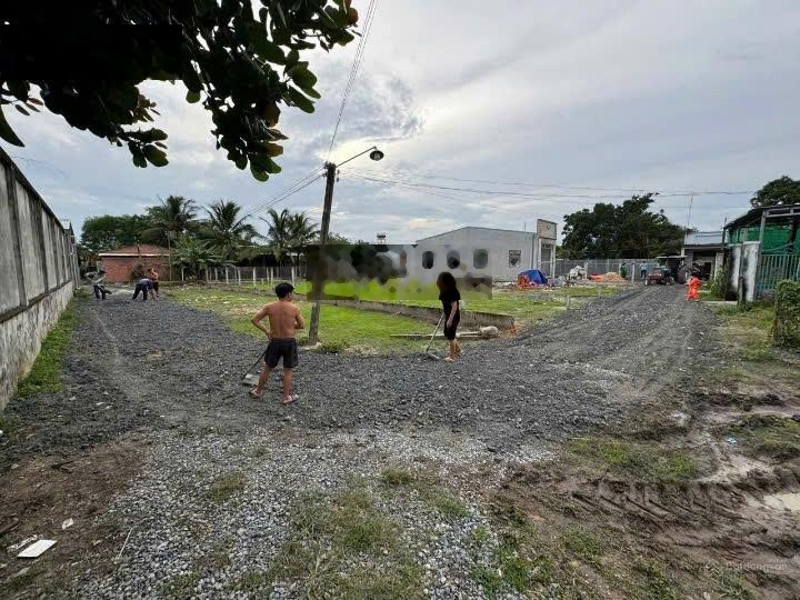 Hàng Ngộp Giá Rẻ Chỉ 650tr Cần Bán Lô Đất Ngay Chợ Trảng Bàng .DT 115m2 Full Thổ Cư ,Sổ Hồng Riêng