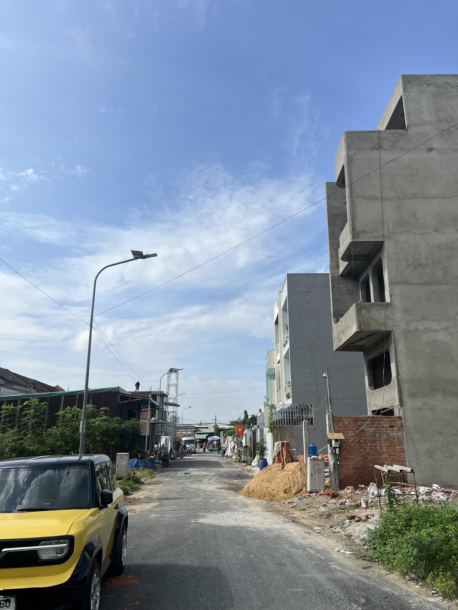 Đất Biệt Thự Lê Phong - Ngô Chí Quốc, Thủ Đức. Giá chỉ 3tỷ700 dt 70m2 (4x17,5), xây tự do, sổ sẳn.